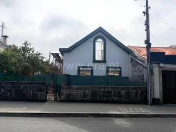 Moradia T3 para Venda em Oliveira do Douro