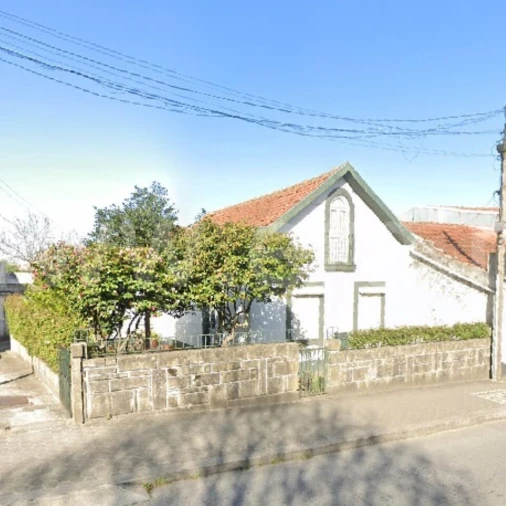 Moradia T3 para Venda em Oliveira do Douro Foto 2