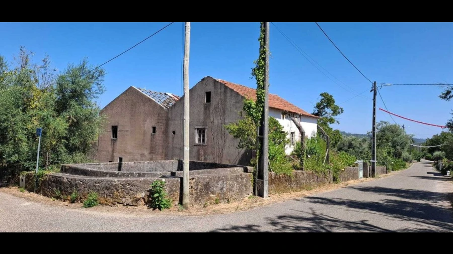 Moradia T4 para Venda em Igreja Nova do Sobral