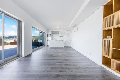 Apartamento T2 para Venda em Sesimbra (Santiago)