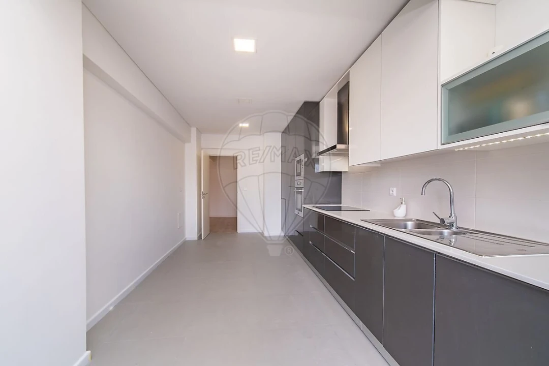 Apartamento T2 para Venda em Póvoa de Santa Iria e Forte da Casa Foto 4