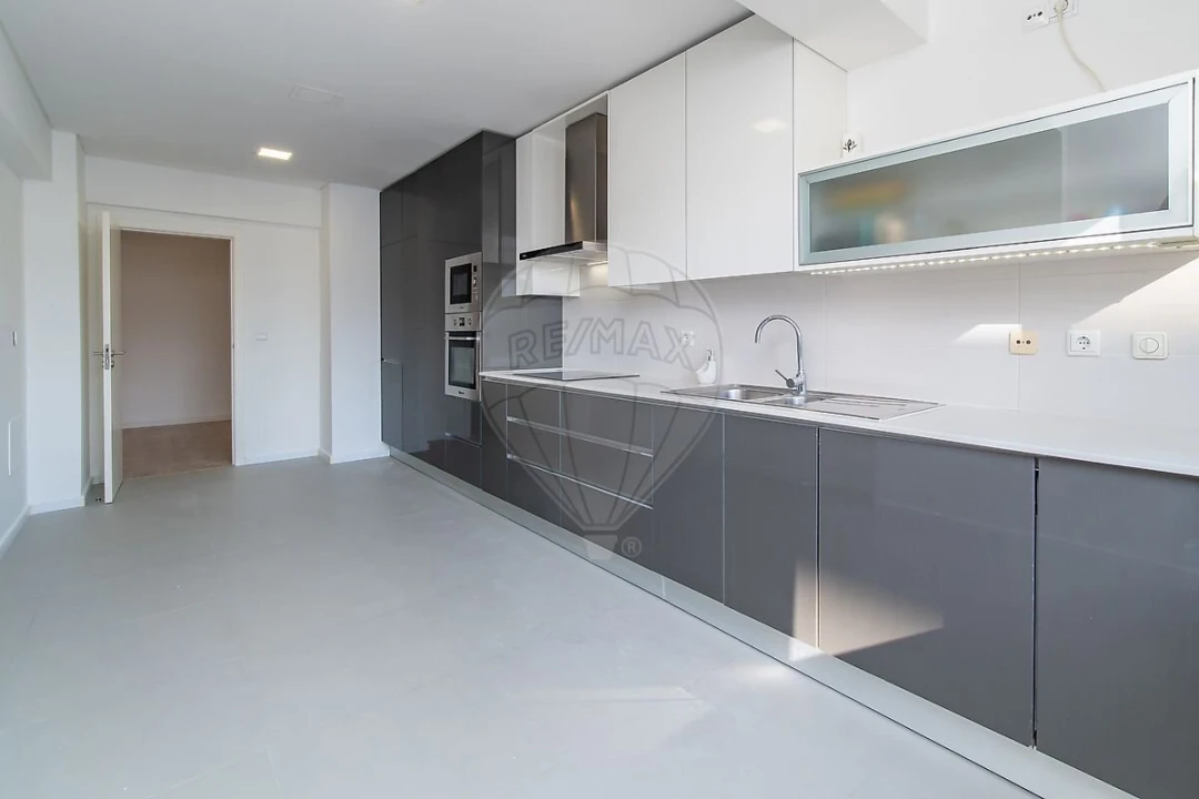 Apartamento T2 para Venda em Póvoa de Santa Iria e Forte da Casa Foto 1