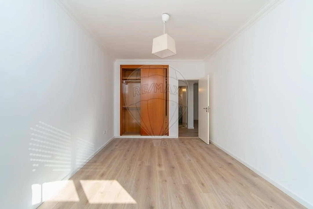 Apartamento T2 para Venda em Póvoa de Santa Iria e Forte da Casa Foto 12