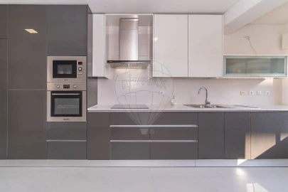 Apartamento T2 para Venda em Póvoa de Santa Iria e Forte da Casa