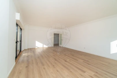 Apartamento T2 para Venda em Póvoa de Santa Iria e Forte da Casa