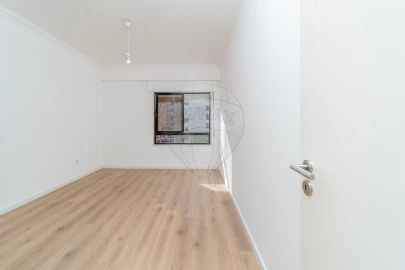 Apartamento T2 para Venda em Póvoa de Santa Iria e Forte da Casa