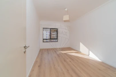 Apartamento T2 para Venda em Póvoa de Santa Iria e Forte da Casa