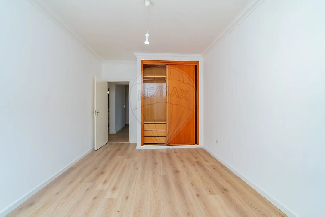 Apartamento T2 para Venda em Póvoa de Santa Iria e Forte da Casa Foto 16