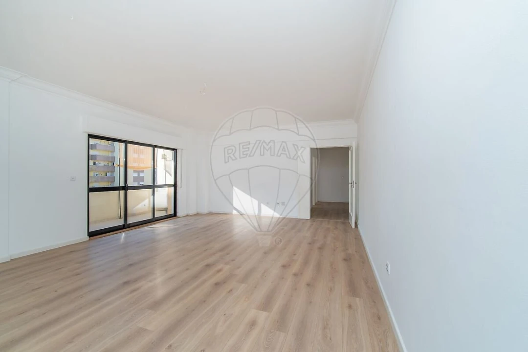 Apartamento T2 para Venda em Póvoa de Santa Iria e Forte da Casa Foto 6
