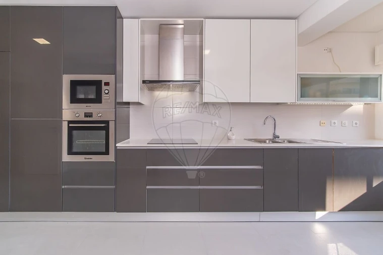 Apartamento T2 para Venda em Póvoa de Santa Iria e Forte da Casa Foto 3