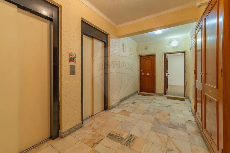 Apartamento T2 para Venda em Póvoa de Santa Iria e Forte da Casa Foto 21