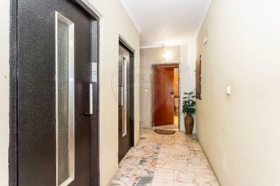 Apartamento T3 para Venda em Agualva e Mira-Sintra