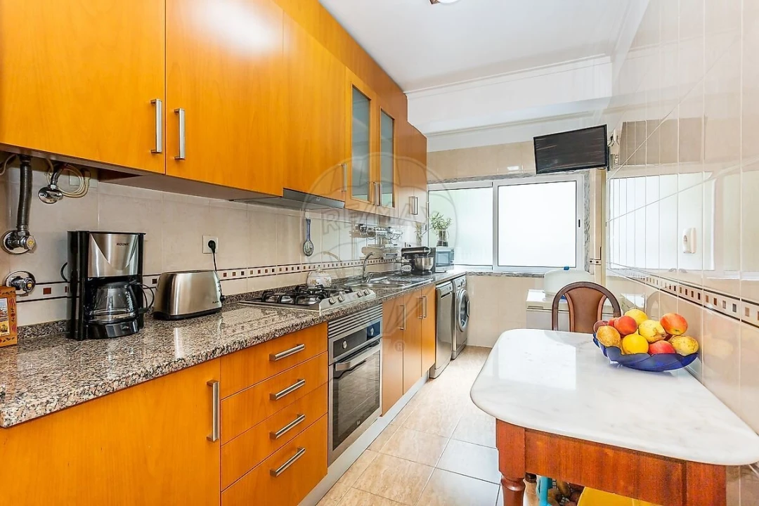Apartamento T3 para Venda em Agualva e Mira-Sintra Foto 1