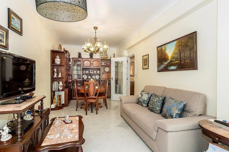 Apartamento T3 para Venda em Agualva e Mira-Sintra Foto 3