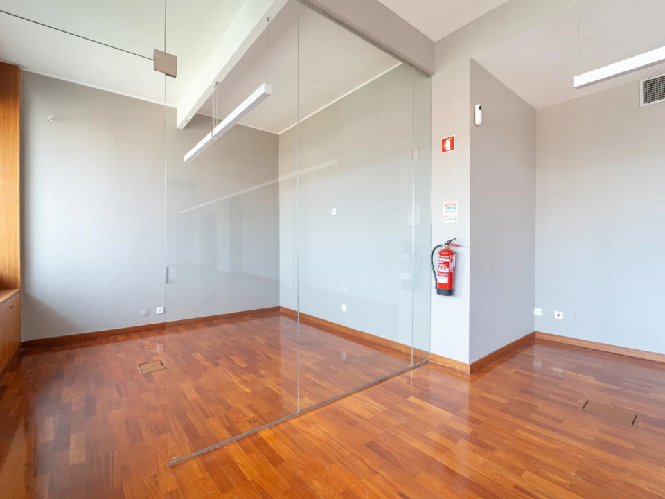 Escritório para Arrendamento em Aldoar, Foz do Douro e Nevogilde Foto 28