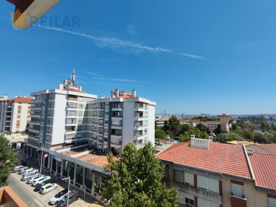 Apartamento T3 para Arrendamento em Santa Iria de Azoia, São João da Talha e Bobadela Foto 4
