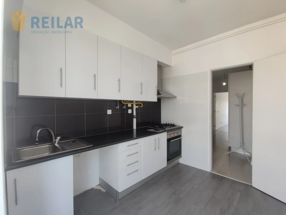 Apartamento T3 para Arrendamento em Santa Iria de Azoia, São João da Talha e Bobadela Foto 5