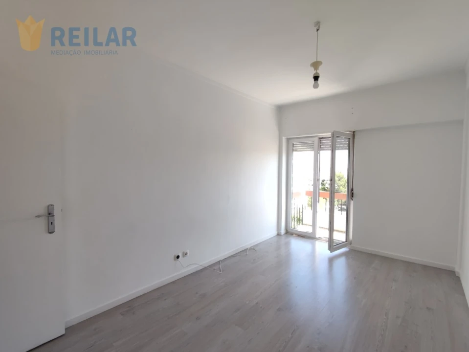 Apartamento T3 para Arrendamento em Santa Iria de Azoia, São João da Talha e Bobadela Foto 9