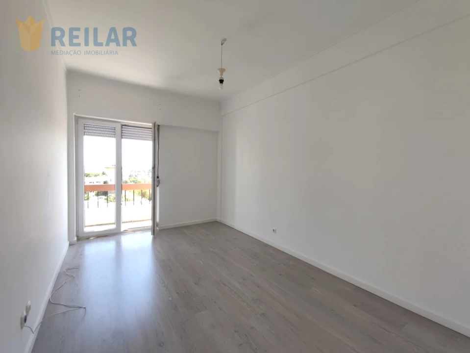 Apartamento T3 para Arrendamento em Santa Iria de Azoia, São João da Talha e Bobadela Foto 10