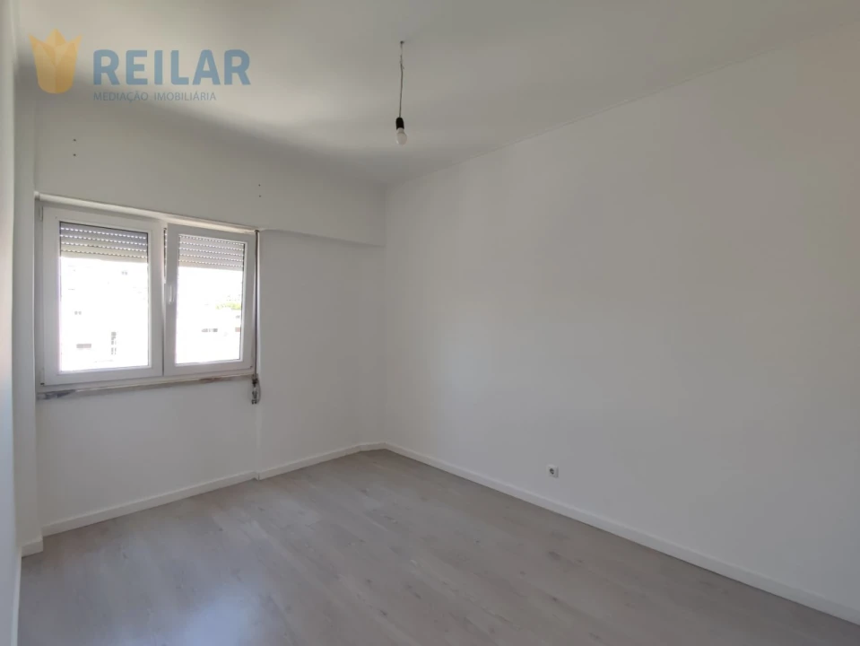 Apartamento T3 para Arrendamento em Santa Iria de Azoia, São João da Talha e Bobadela Foto 14