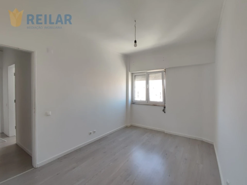Apartamento T3 para Arrendamento em Santa Iria de Azoia, São João da Talha e Bobadela Foto 15