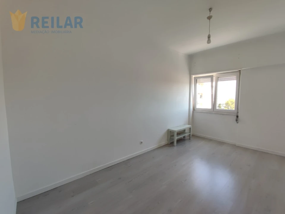 Apartamento T3 para Arrendamento em Santa Iria de Azoia, São João da Talha e Bobadela Foto 18