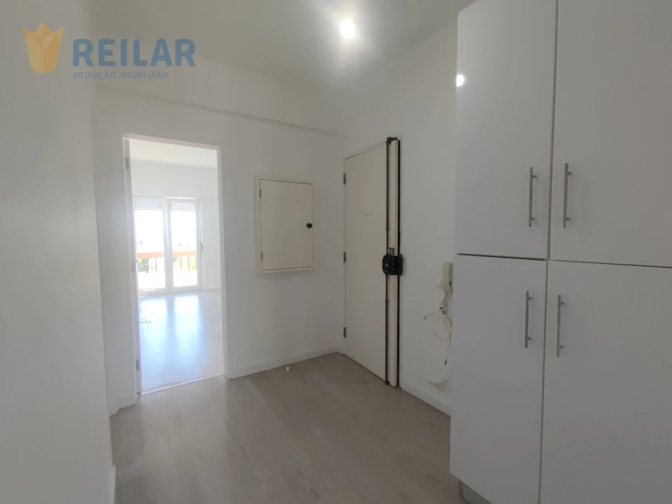Apartamento T3 para Arrendamento em Santa Iria de Azoia, São João da Talha e Bobadela Foto 26