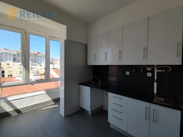 Apartamento T3 para Arrendamento em Santa Iria de Azoia, São João da Talha e Bobadela
