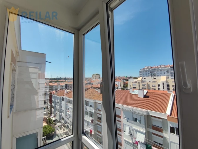 Apartamento T3 para Arrendamento em Santa Iria de Azoia, São João da Talha e Bobadela Foto 6