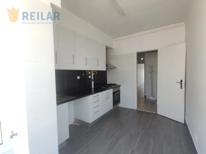 Apartamento T3 para Arrendamento em Santa Iria de Azoia, São João da Talha e Bobadela Foto 8