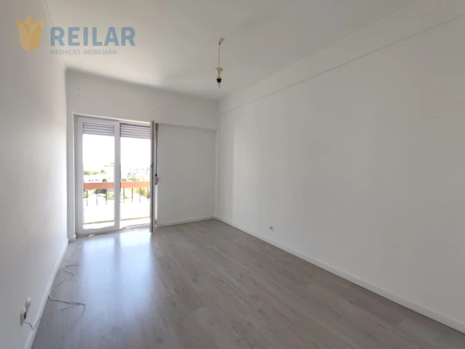 Apartamento T3 para Arrendamento em Santa Iria de Azoia, São João da Talha e Bobadela Foto 10