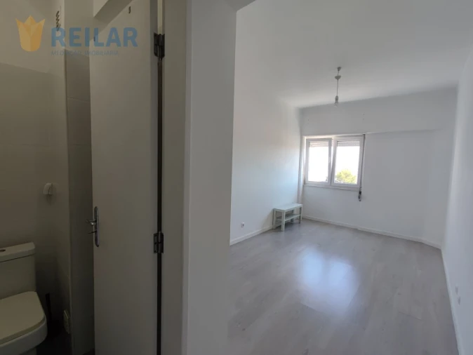 Apartamento T3 para Arrendamento em Santa Iria de Azoia, São João da Talha e Bobadela Foto 17