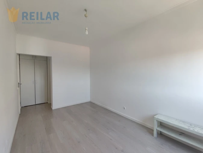 Apartamento T3 para Arrendamento em Santa Iria de Azoia, São João da Talha e Bobadela Foto 19