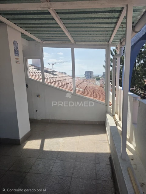 Moradia T4 para Venda em Póvoa de Santa Iria e Forte da Casa
