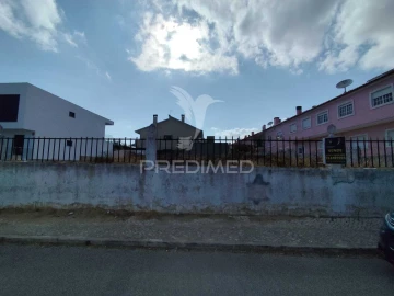 Terreno para Venda em Charneca de Caparica e Sobreda