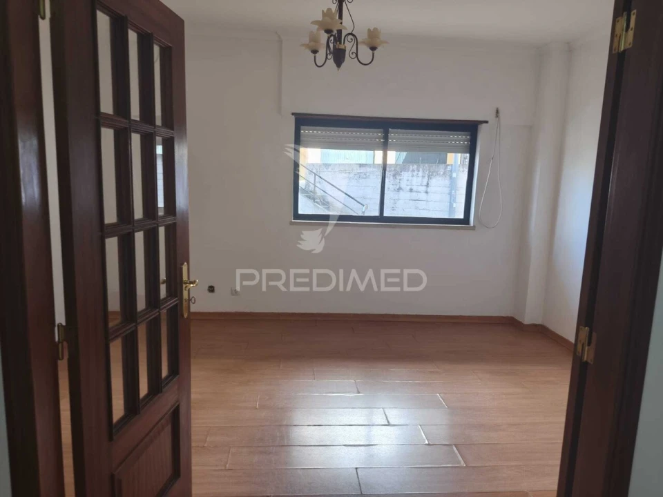 Apartamento T2 para Venda em Arruda dos Vinhos Foto 3