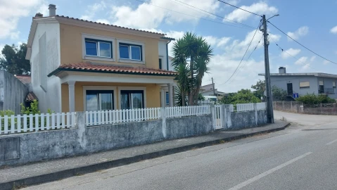 Moradia T3 para Venda em Monte Real e Carvide