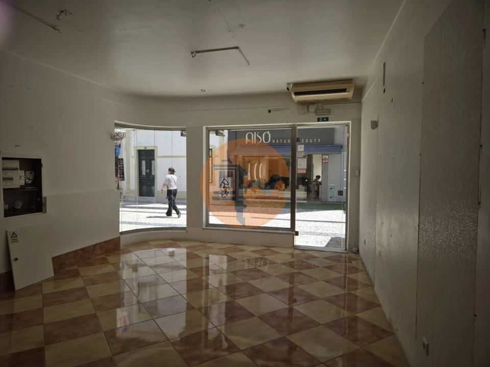 Loja para Arrendamento em Vila Real de Santo Antonio Foto 1