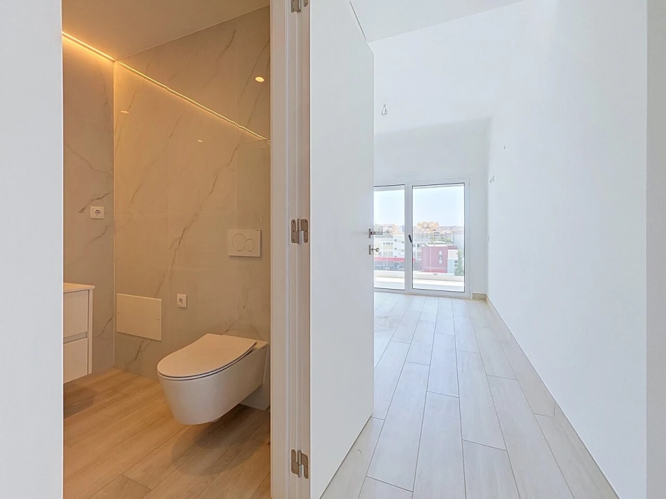 Apartamento T3 para Venda em Portimão Foto 2