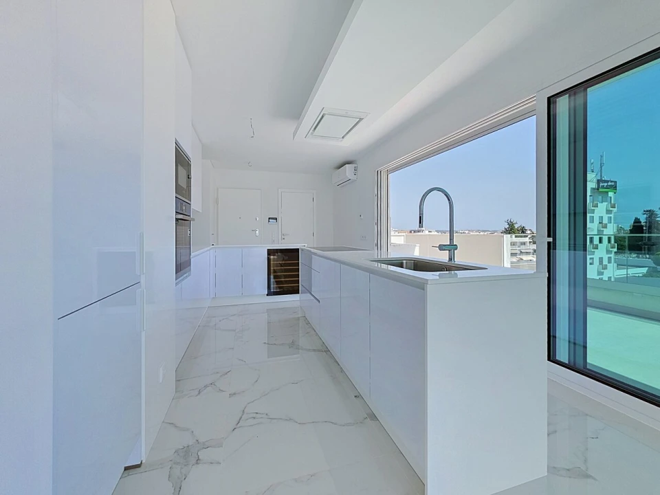 Apartamento T3 para Venda em Portimão Foto 3