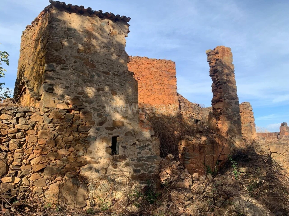 Terreno para Venda em Telhado Foto 1
