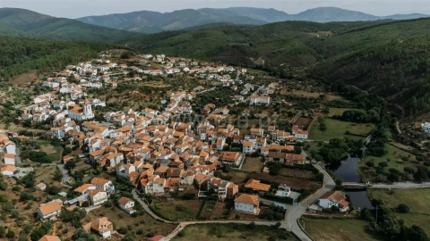 Moradia T4 para Venda em Casegas e Ourondo