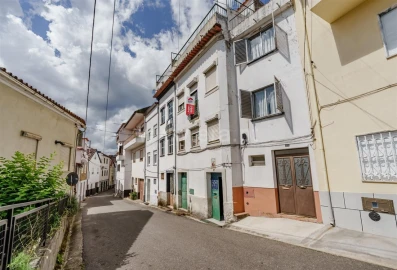 Moradia T4 para Venda em Casegas e Ourondo