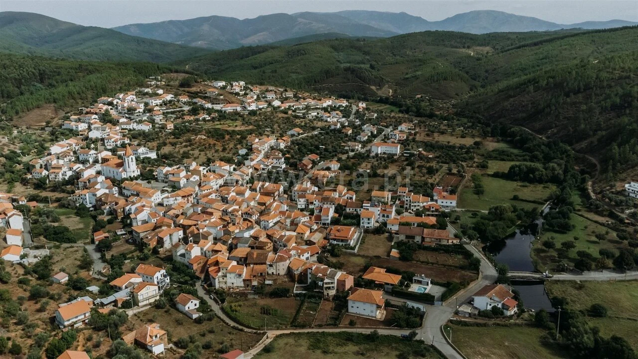 Moradia T4 para Venda em Casegas e Ourondo Foto 19