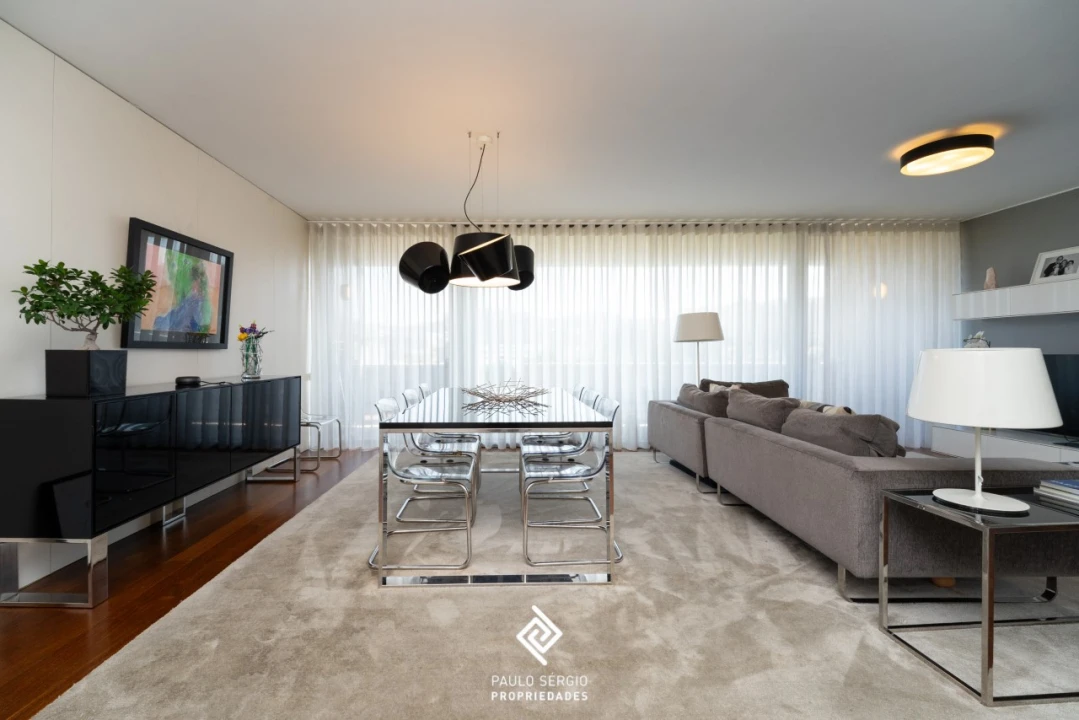 Apartamento T4 para Venda em Mafamude e Vilar do Paraíso Foto 2