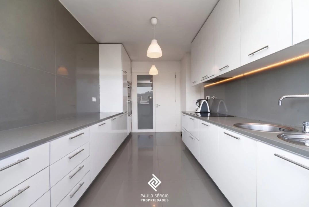 Apartamento T4 para Venda em Mafamude e Vilar do Paraíso Foto 6