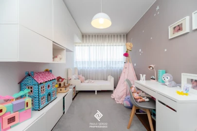 Apartamento T4 para Venda em Mafamude e Vilar do Paraíso
