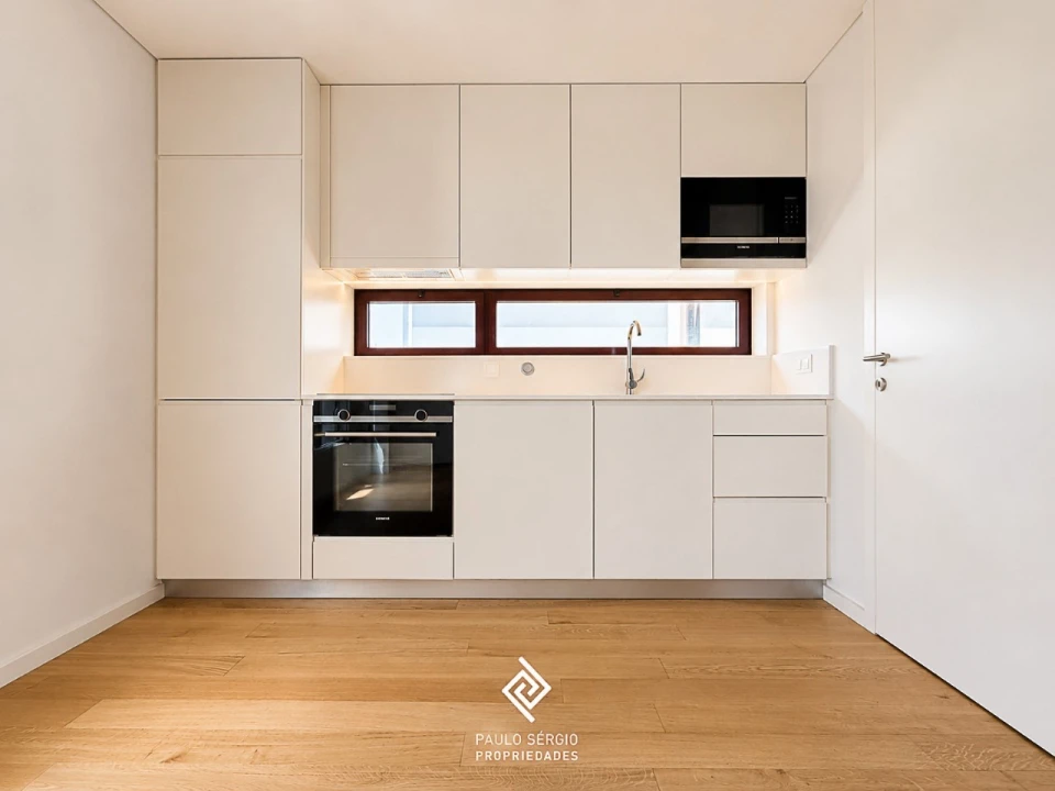 Apartamento T2 para Arrendamento em Aldoar, Foz do Douro e Nevogilde Foto 3