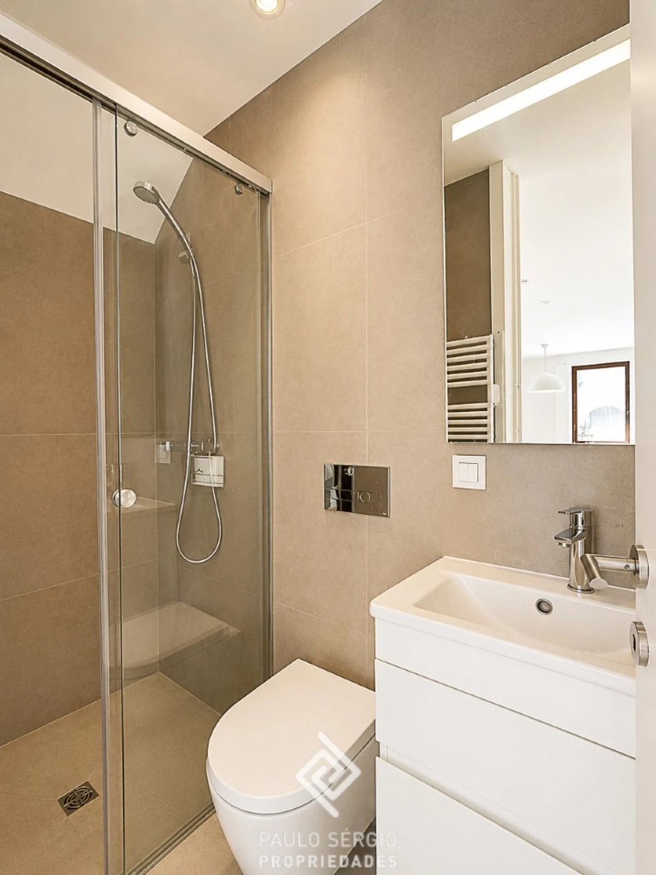 Apartamento T2 para Arrendamento em Aldoar, Foz do Douro e Nevogilde Foto 13