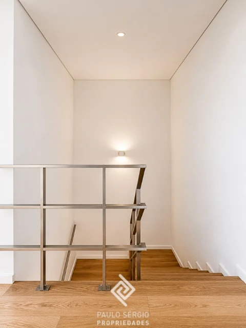 Apartamento T2 para Arrendamento em Aldoar, Foz do Douro e Nevogilde